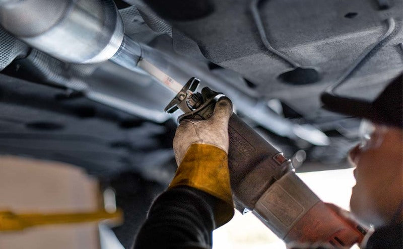 MagnaFlow Direct Fit Catalytic Converter 06-10 Subaru Forester