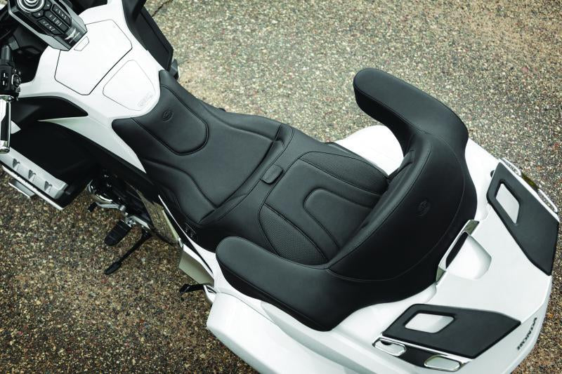 Mustang 18-19 Honda Gold Wing GL1800 Standard Touring 1PC Seat w/ Driver Backrest - Black