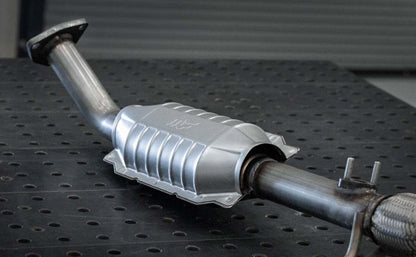 MagnaFlow Direct Fit Catalytic Converter 96 Bronco F150/F250 2 Conv