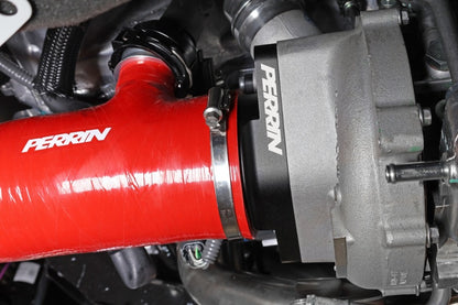 PERRIN 22-24 Subaru WRX / 20-25 LGT & OBXT Turbo Inlet Hose w/Turbo Adapter Flange (Short) - Red